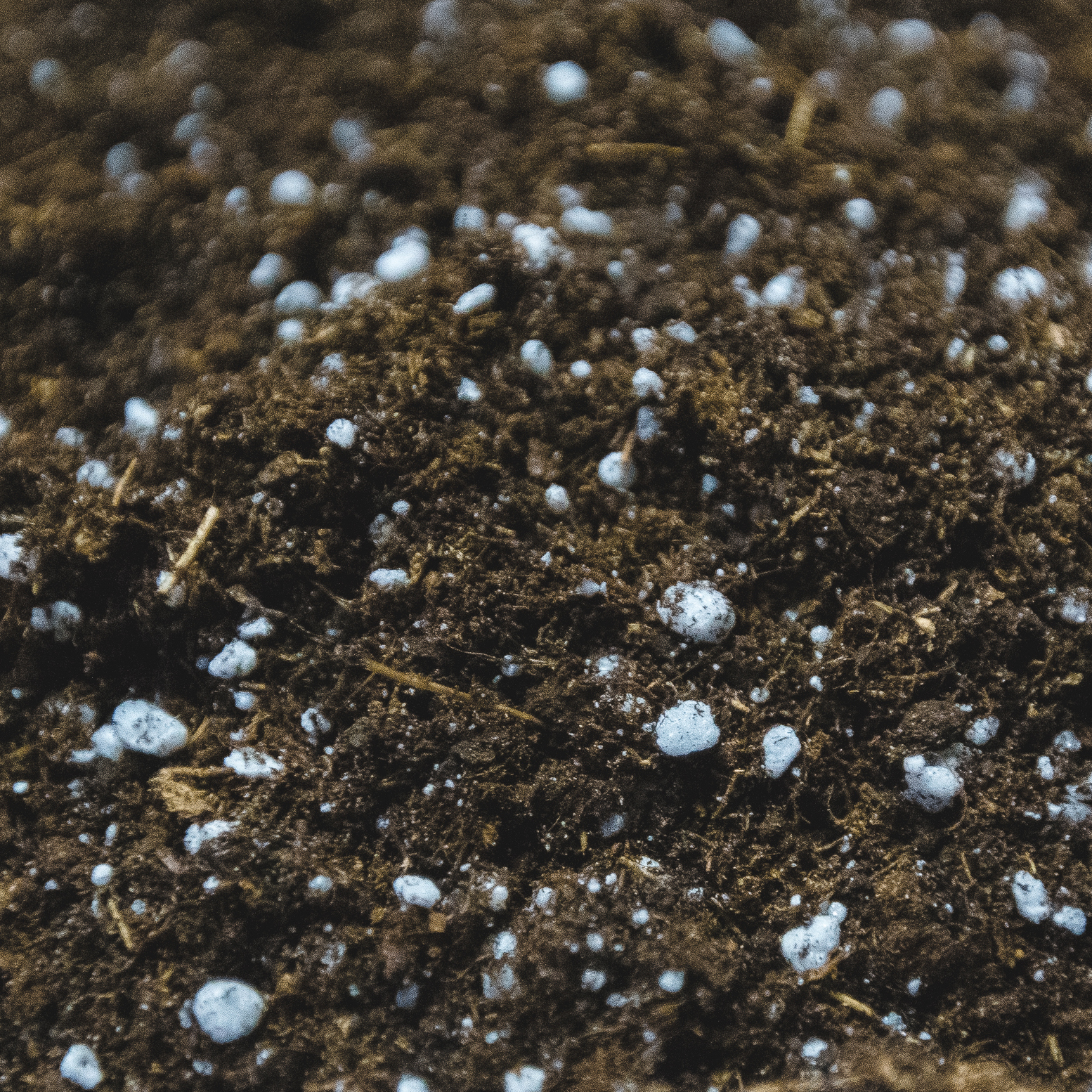 使用泥炭作为对家畜褥草或用于制备堆肥的乡村企业